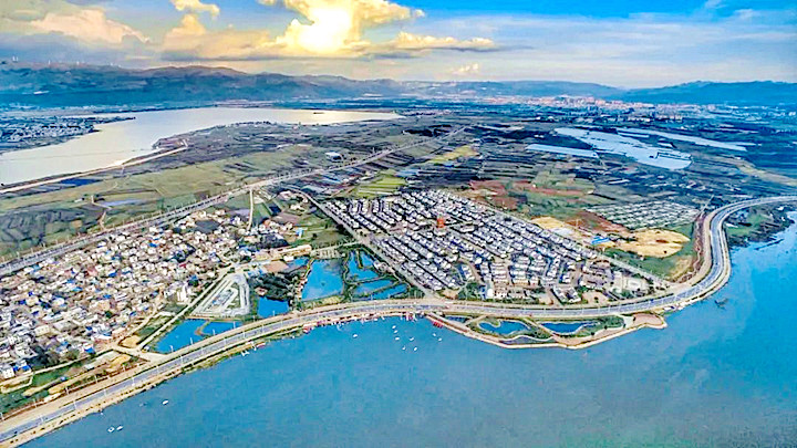 图3、个旧大屯海展新颜_副本.jpg